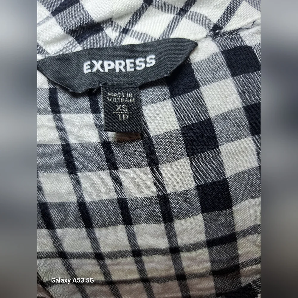 Express Black and White Tie Front Crop Blouse